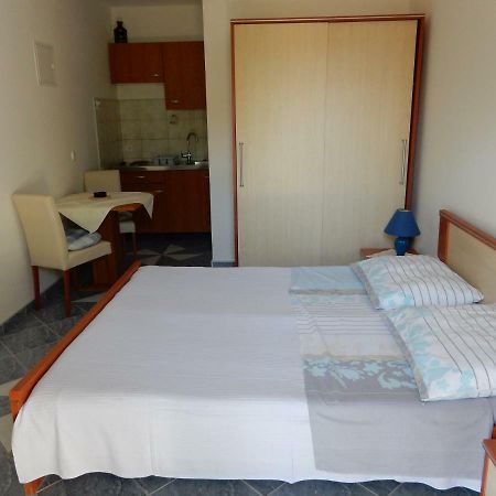Apartments Indira II Lovište Eksteriør billede