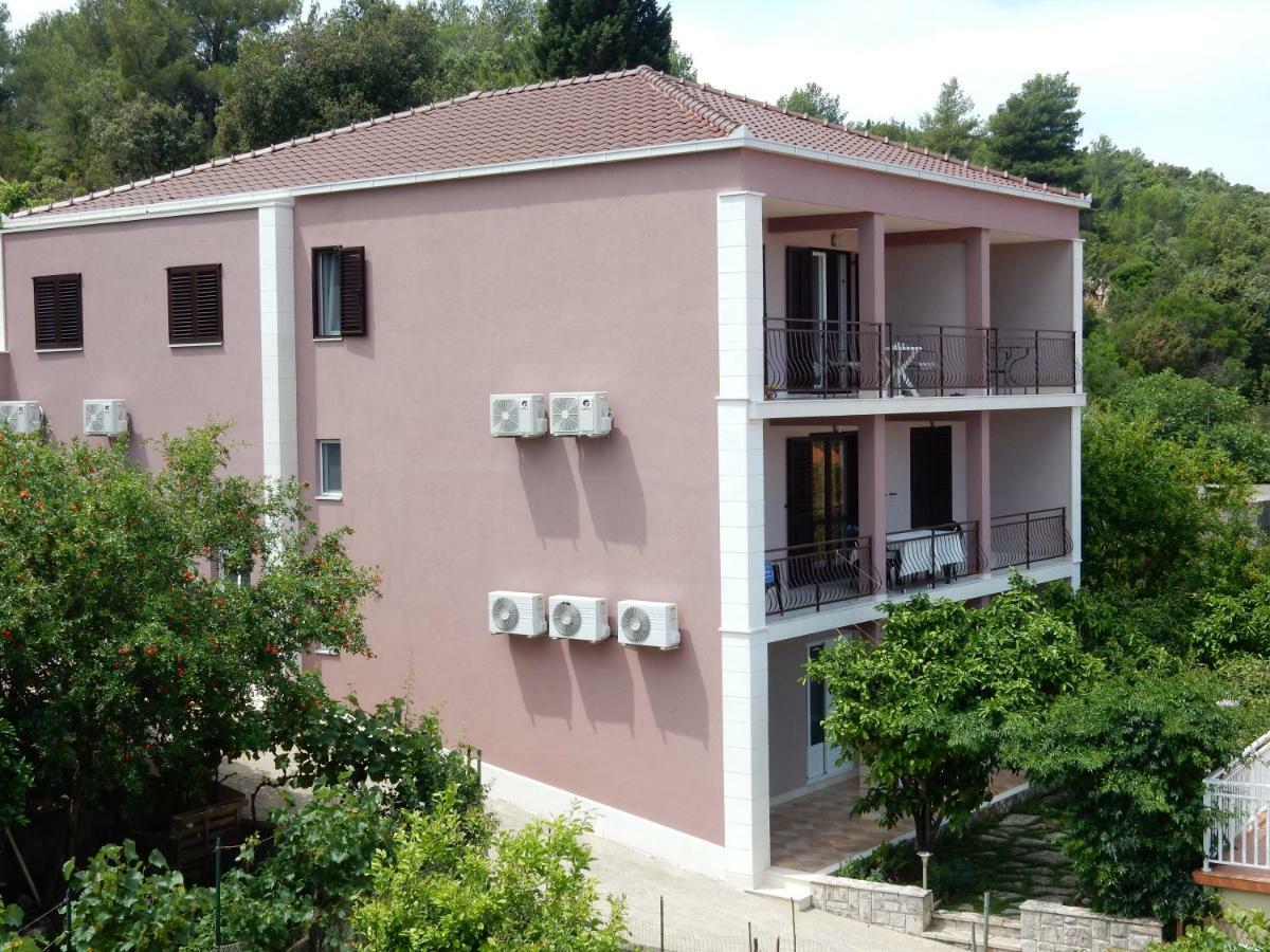 Apartments Indira II Lovište Eksteriør billede