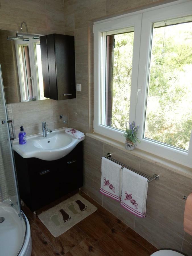 Apartments Indira II Lovište Eksteriør billede