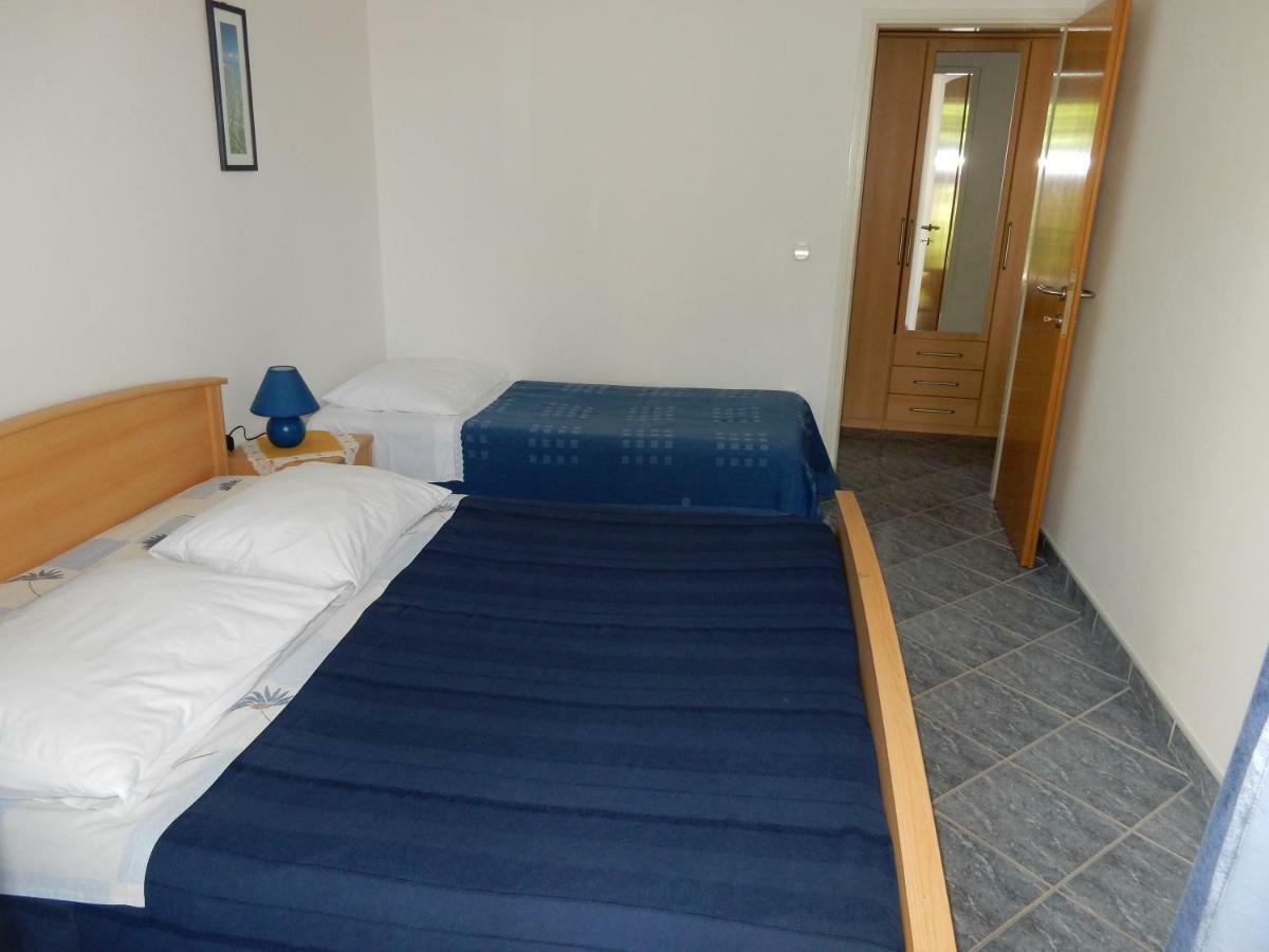 Apartments Indira II Lovište Eksteriør billede