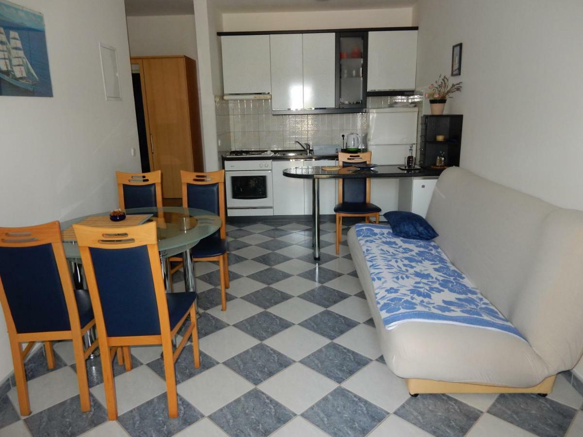 Apartments Indira II Lovište Eksteriør billede