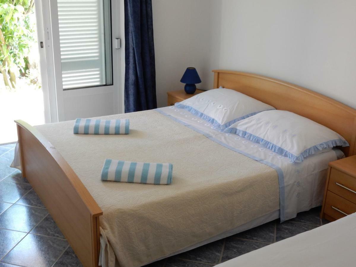 Apartments Indira II Lovište Eksteriør billede